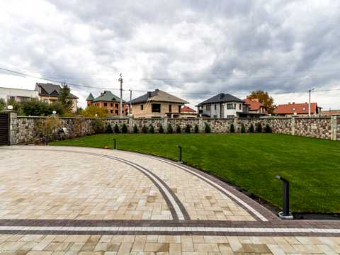 будинок за адресою с. Крихівці, Шкільна, 6