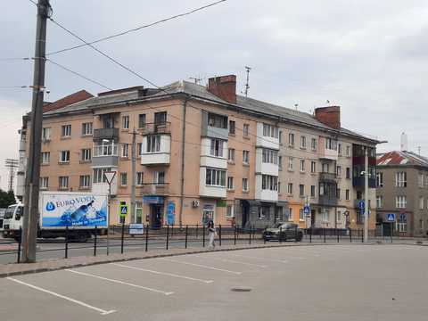 квартира за адресою Степана Бандери просп., 19