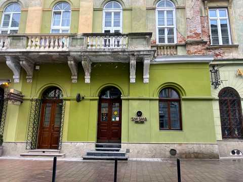 комерційна за адресою Львів, Театральна вул., 21