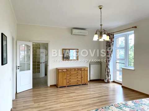 будинок за адресою Богатирська вул., 1