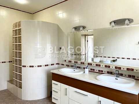 будинок за адресою Богатирська вул., 1