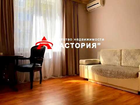 квартира по адресу Независимой Украины ул. (40 лет Советской Украины), 13