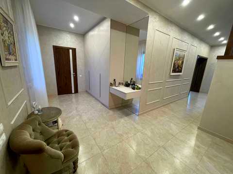 будинок за адресою Центральна вул., 3