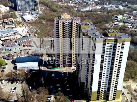 комерційна за адресою Моторна вул., 5/7