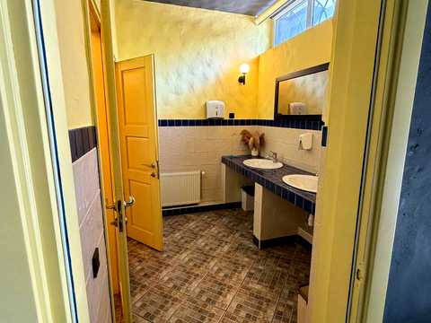 комерційна за адресою Євгена Чикаленка вул., 56/1