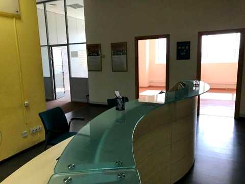 комерційна за адресою Володимирська вул., 12-В