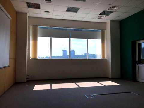 комерційна за адресою Володимирська вул., 12-В
