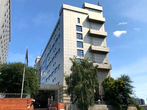 комерційна за адресою Володимирська вул., 12-В