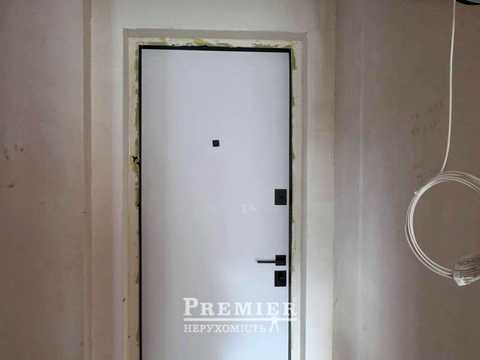 квартира за адресою Космонавтів вул., 32а
