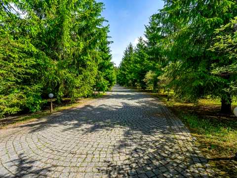 комерційна за адресою Зоряна, 5
