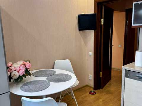 квартира по адресу Степана Бандери ул., 13