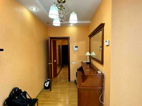 квартира по адресу Степана Бандери ул., 13