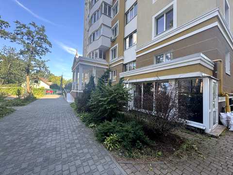комерційна за адресою 8-го березня, 2