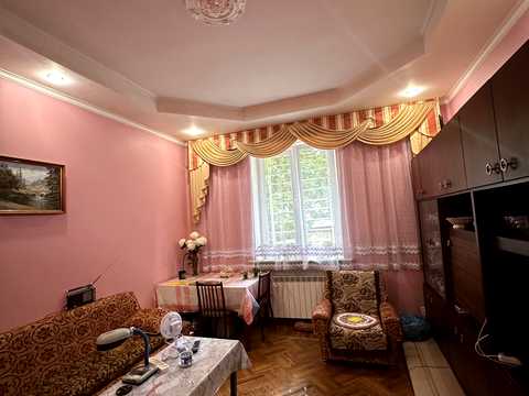 квартира за адресою Квітнева вул., 3