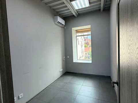 комерційна за адресою Науки просп. (Гагаріна), 90