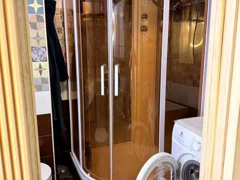 квартира за адресою Драгоманова вул., 8