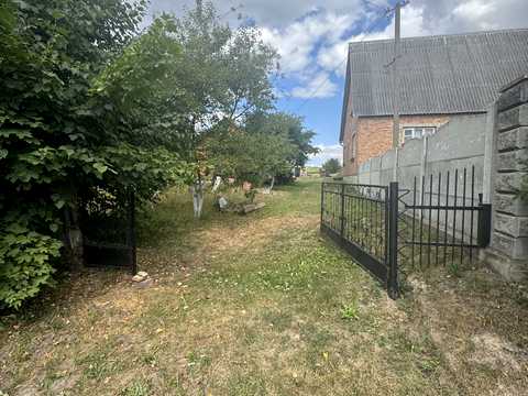 ділянка за адресою с. Грушвиця Перша, Травнева, 34