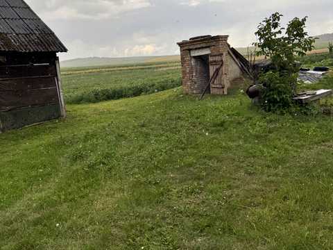 ділянка за адресою с. Грушвиця Перша, Травнева, 34