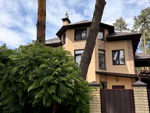 будинок за адресою Українська вул., 12Д