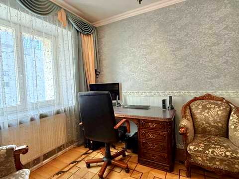 квартира за адресою Андрія Верхогляда вул. (Михайла Драгомирова), 5