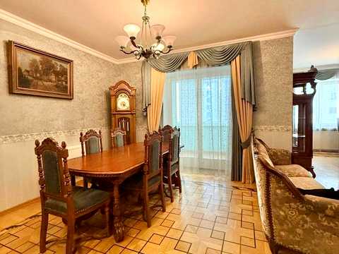 квартира за адресою Андрія Верхогляда вул. (Михайла Драгомирова), 5