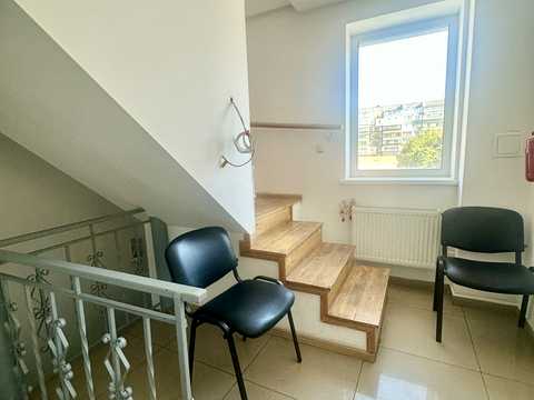 комерційна за адресою Каштанова вул., 14