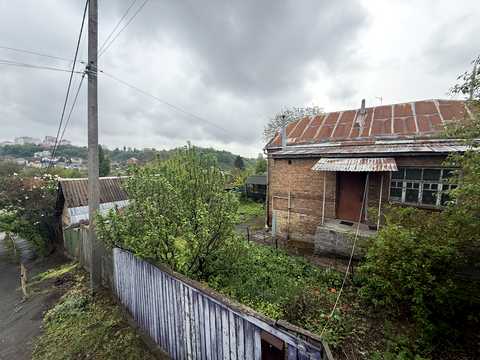 будинок за адресою Валерія Лобановського просп. (Червонозоряний), 77