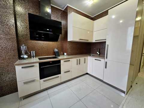 квартира по адресу Гвардейцев-Широнинцев ул., 33