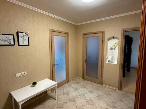 квартира за адресою Анни Ахматової вул., 15