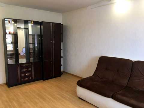 квартира за адресою Анни Ахматової вул., 15