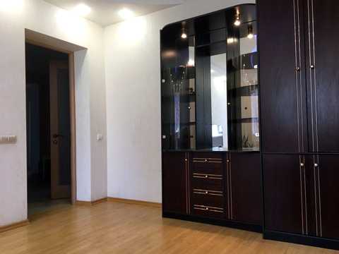 квартира за адресою Анни Ахматової вул., 15