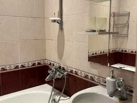 квартира за адресою Анни Ахматової вул., 15