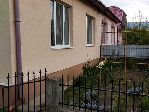 будинок за адресою с. Ставне, Центральна, 111
