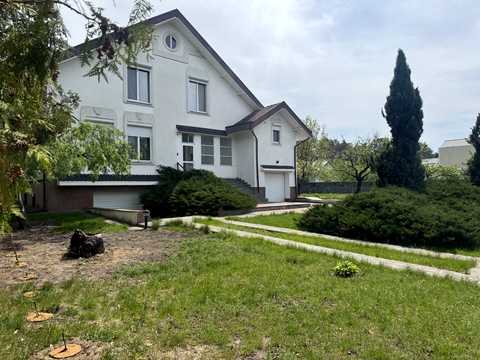дом по адресу Кучанська, 3