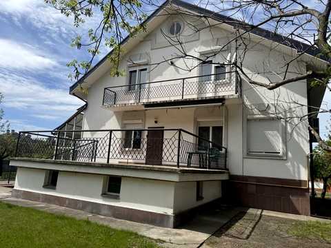 дом по адресу Кучанська, 3