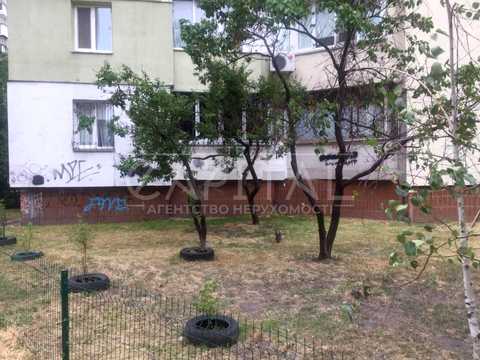 коммерческая по адресу Братства Тарасовцев ул. (Декабристів), 10