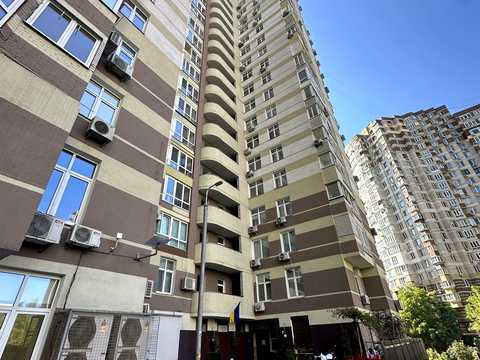 квартира за адресою Анни Ахматової вул., 22