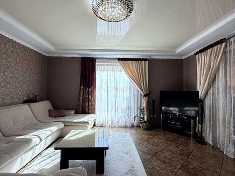 будинок за адресою Миру