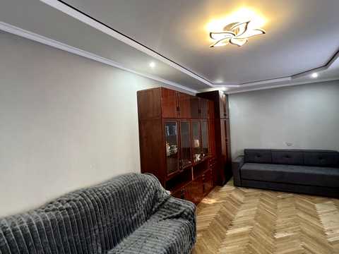 квартира за адресою Кропивницького вул., 11