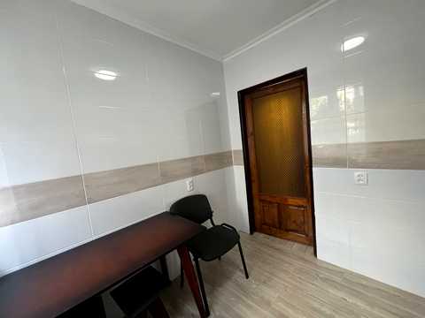 квартира за адресою Кропивницького вул., 11