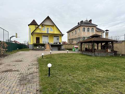 будинок за адресою Каштанова