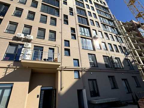 квартира за адресою Героїв Майдану вул. (Червоноармійська), (Будинок)