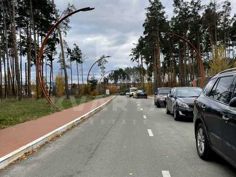 комерційна за адресою Університетська вул., 1-Ш