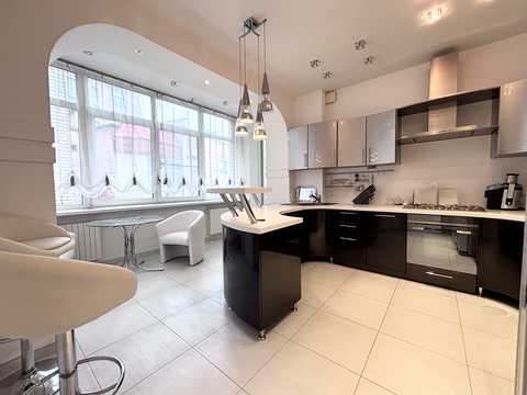 квартира за адресою Виконкомівська вул., 7