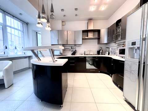 квартира за адресою Виконкомівська вул., 7