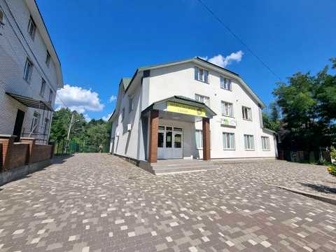 комерційна за адресою Миру вул., 11