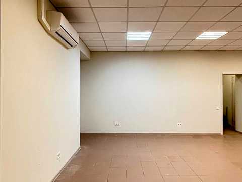 комерційна за адресою Лісова вул., 40