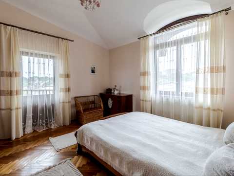 квартира за адресою Іларіона Свєнціцького вул., 18