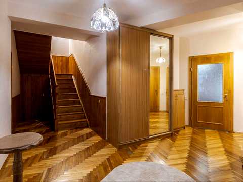 квартира за адресою Іларіона Свєнціцького вул., 18
