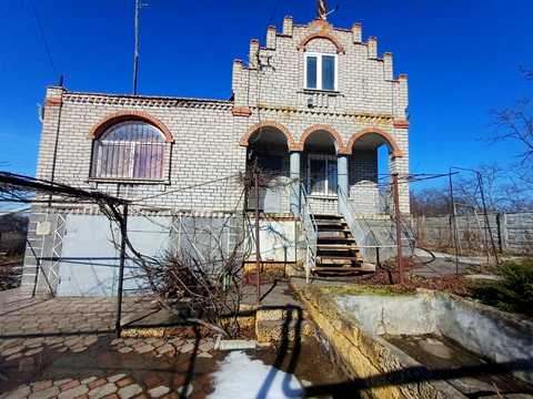 будинок за адресою Набережна, 11